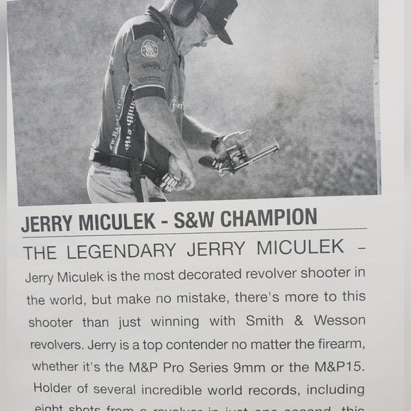 2015 Smith & Wesson Product Catalog Booklet - Picture 8 of 10